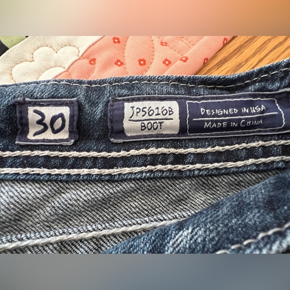 Miss Me Embellished Angel Wings Mid Rise Boot Jeans 30/34*** 😇 - Picture 3 of 15